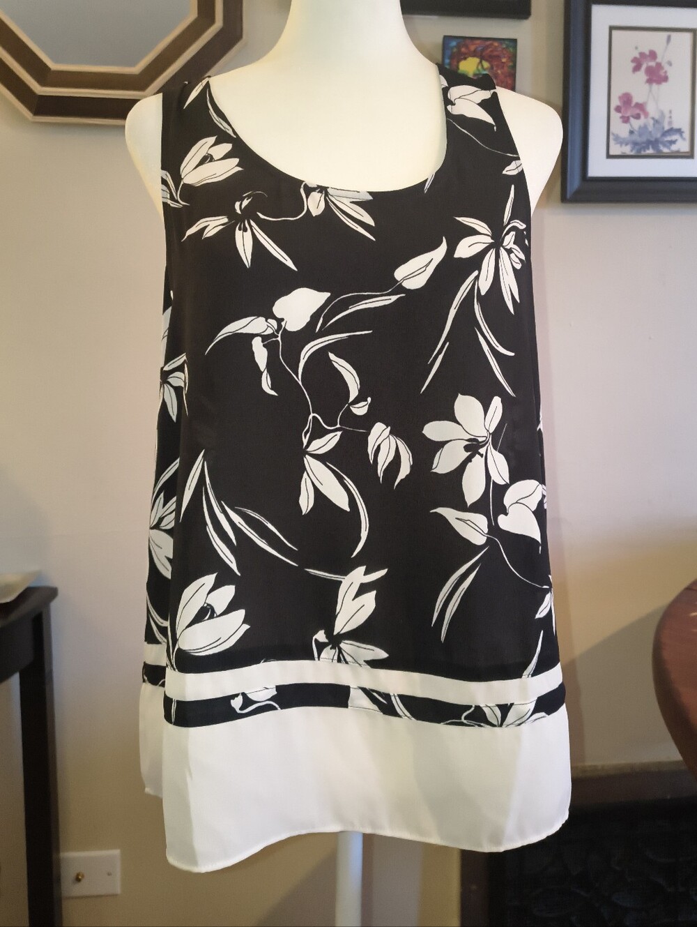 Black And White NWOT Banana Republic Floral Tank